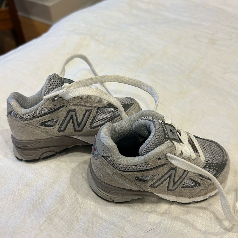 NWOT New Balance 990 Baby Sneakers Size 4